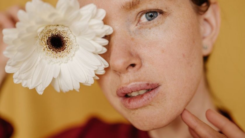 Pollen Season Skincare for Sensitive Skin: A Safer Routine Pollen Season Skincare for Sensitive Skin: A Safer Routine