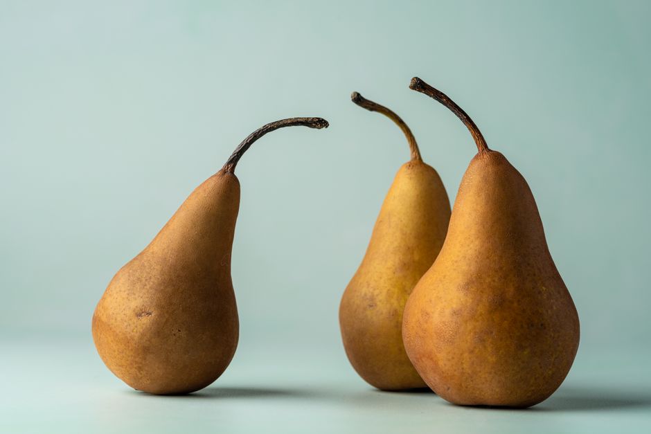 Ripe pears for pear and ginger pudding