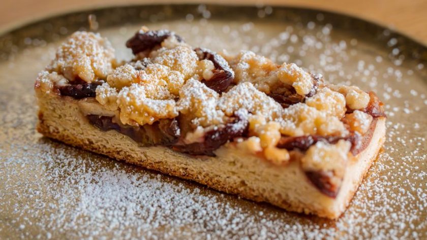 Spiced Apple and Oat Crumble Bars That Stay Crisp Spiced Apple and Oat Crumble Bars That Stay Crisp