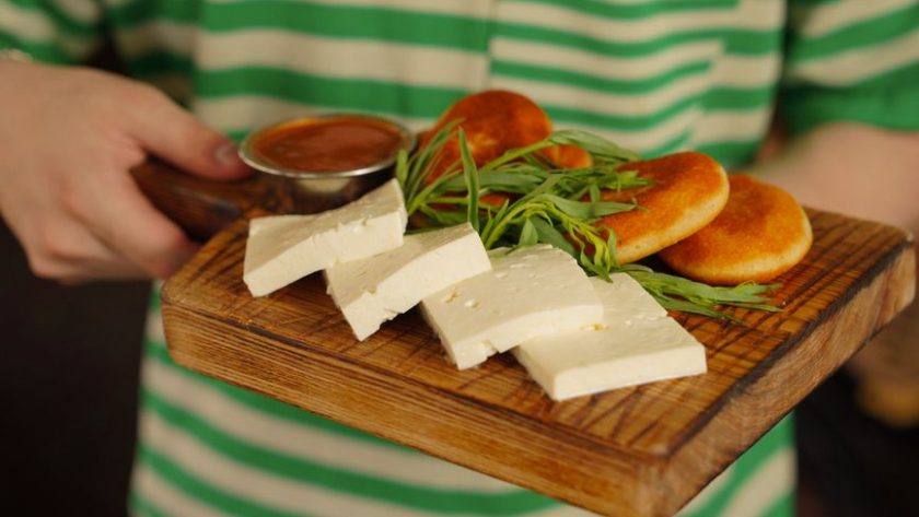 Halloumi and Spring Vegetable Traybake That Stays Crisp Halloumi and Spring Vegetable Traybake That Stays Crisp