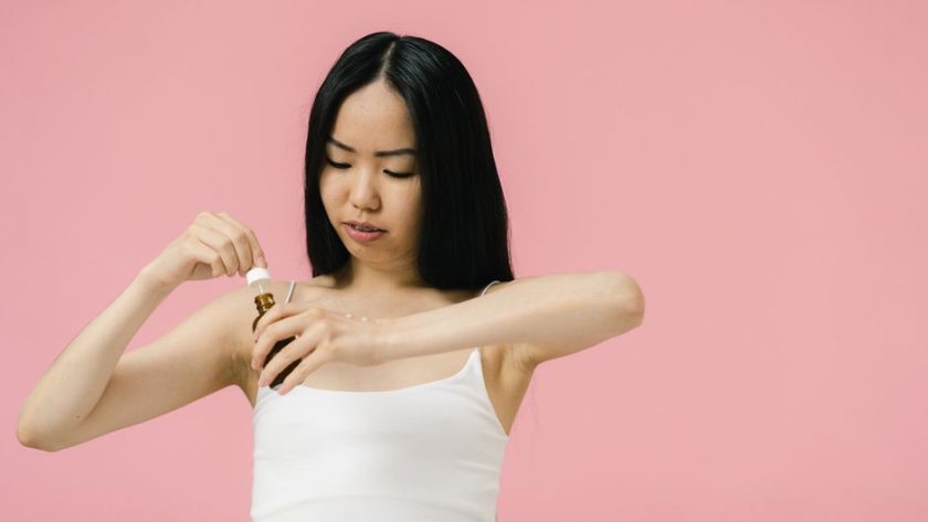 Sweat-Proof Skincare Routine for Hot Days That Holds Up